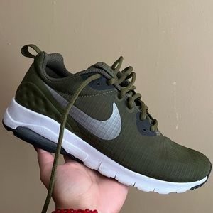 Women Nike size 7.5 dark army green